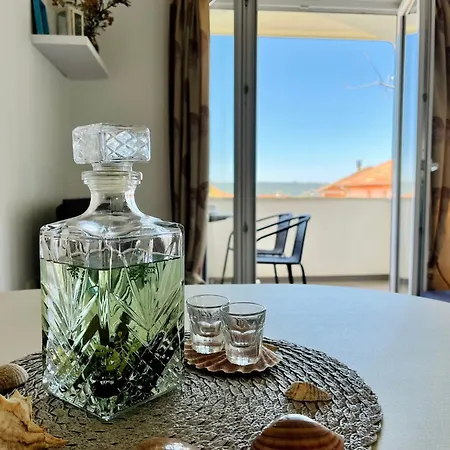 Neugebaute Im Erdgeschoss By Interhome شقة غورني كارين