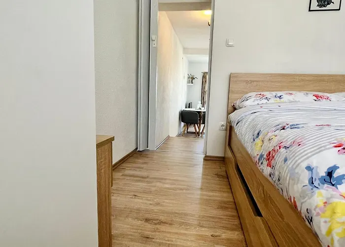 Neugebaute Im Erdgeschoss By Interhome Горни-Карин