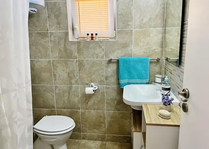 Neugebaute Im Erdgeschoss By Interhome غورني كارين